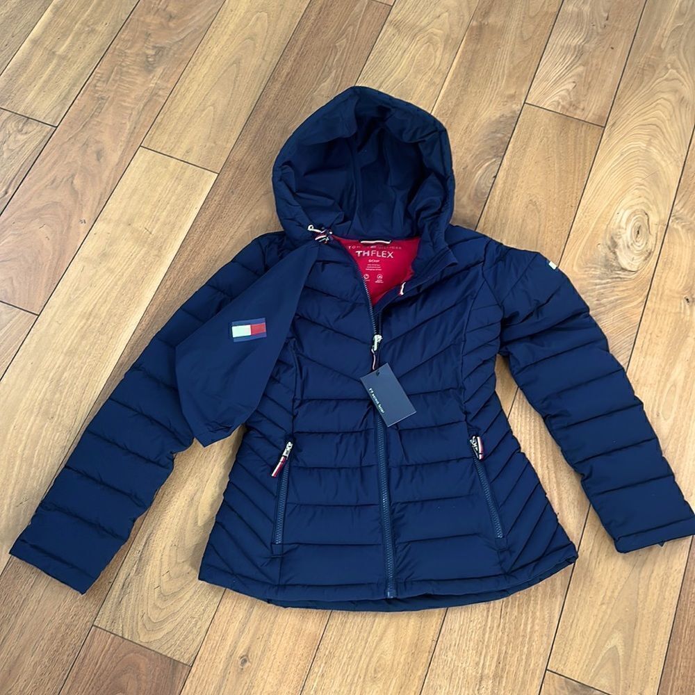 Tommy Hilfiger Women's Puffer Hooded Jacket with Drawstring Packing Bag Small